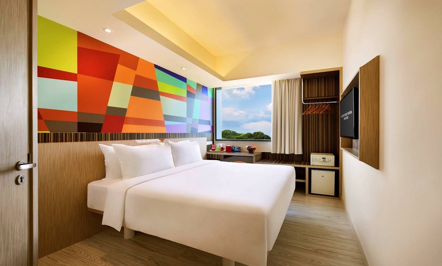 Image 4: ✈ SINGAPORE - Genting Hotel Jurong 4* - Piscina esterna