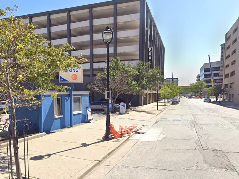 Parking at 630 N. 5th St. Lot