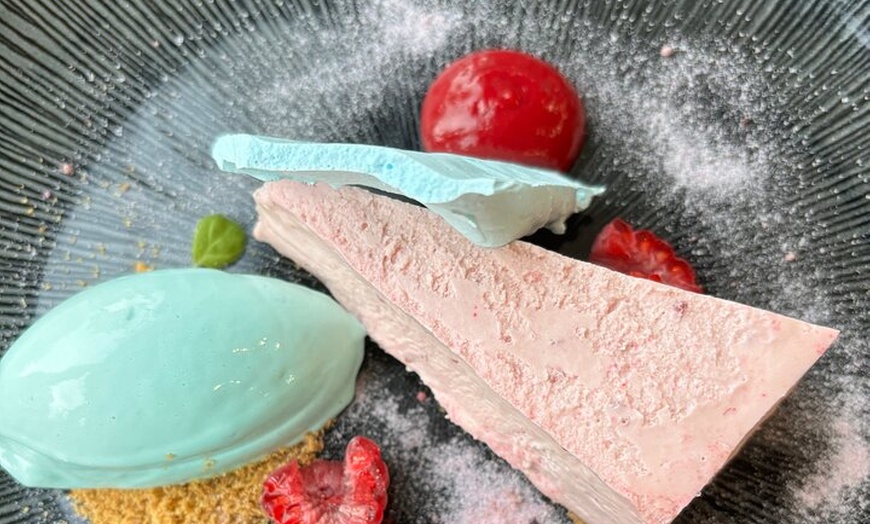 Image 2: Wrexham Food and Drink Walking Tour