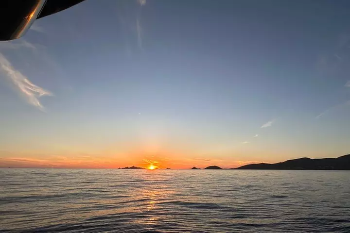 Croisière bateau au Coucher du Soleil avec Apéritif aux îles sangui...