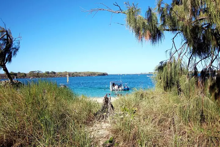 Wave Break Island Scuba Diving on the Gold Coast