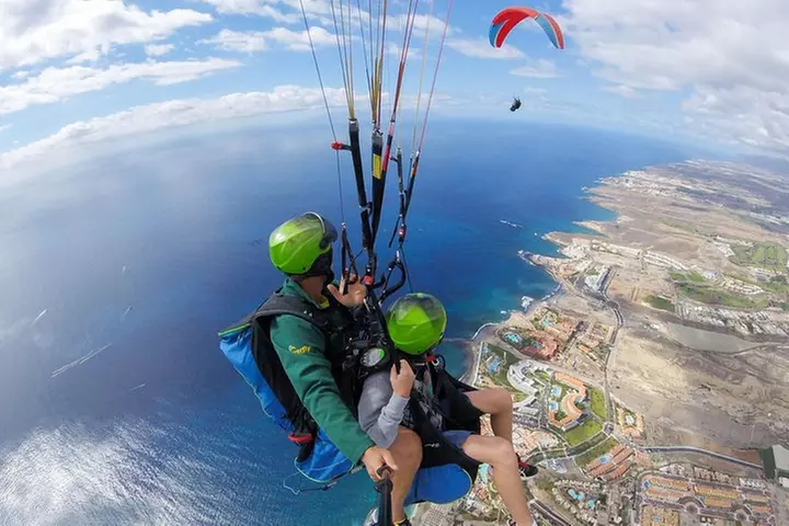 Acro Aventura de Parapente en Costa Adeje con Recogida GRATIS !!