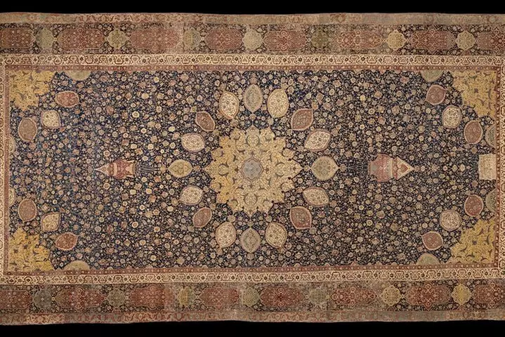 Private Guided Tour of The Victoria and Albert Museum - 3 Hour