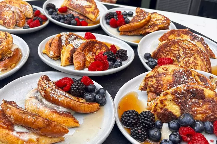 Cincy Brunch History and Streetcar Tour with Riverside Food Tours