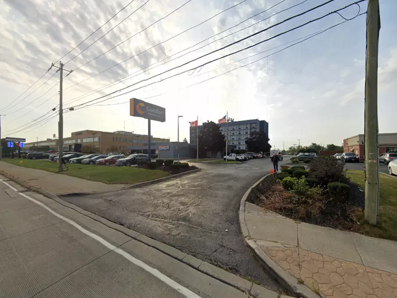 Parking at Comfort Inn and Suites Buffalo Airport Lot