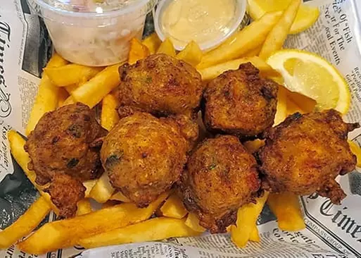 5% Cash Back at DJ's Clam Shack
