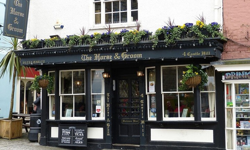 Image 12: Windsor Castle Stonehenge Private Tour from London with Passes