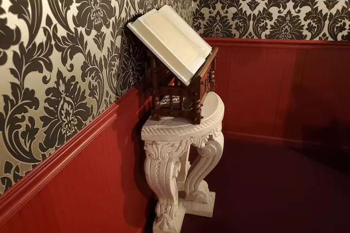 Vampire's Lair Escape Room Game for Private Group