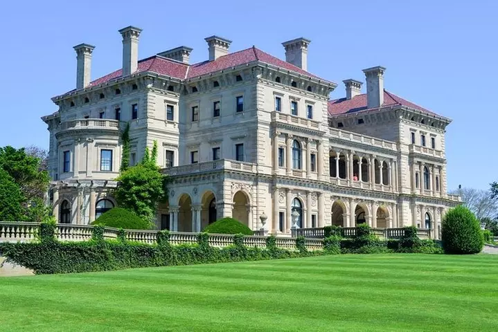 New York to Newport Tour - Gilded Age Mansions; Tennis and Sailing Halls of Fame - Primary Image