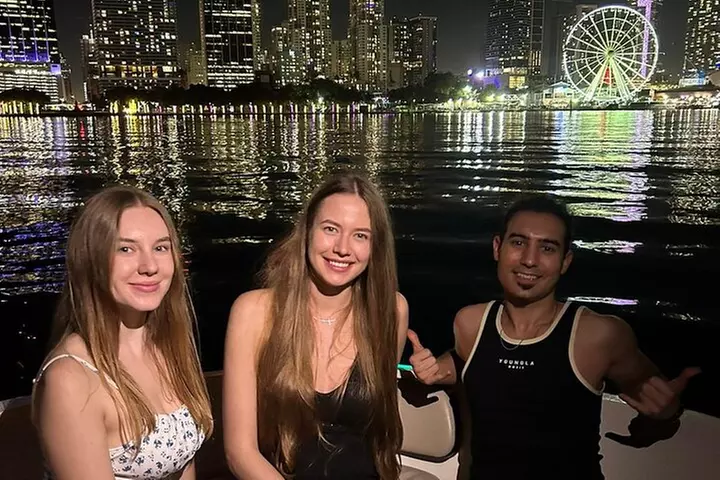 2 hrs Miami Private Boat Tour with Cooler, Ice, Bluetooth Stereo