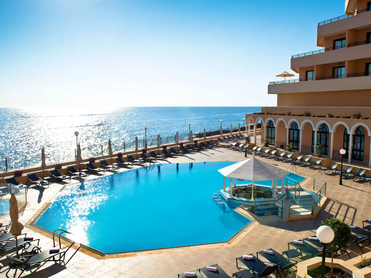 ✈ MALTA | St Julian's - Radisson Blu Resort St. Julian's 5*, 3 nachten - Aan zee - Primary Image
