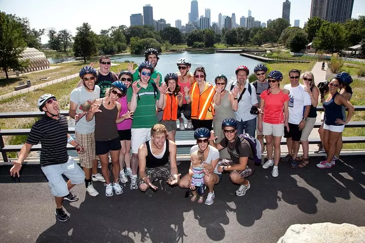 Bike Tour of Chicago's Lakefront Neighborhoods