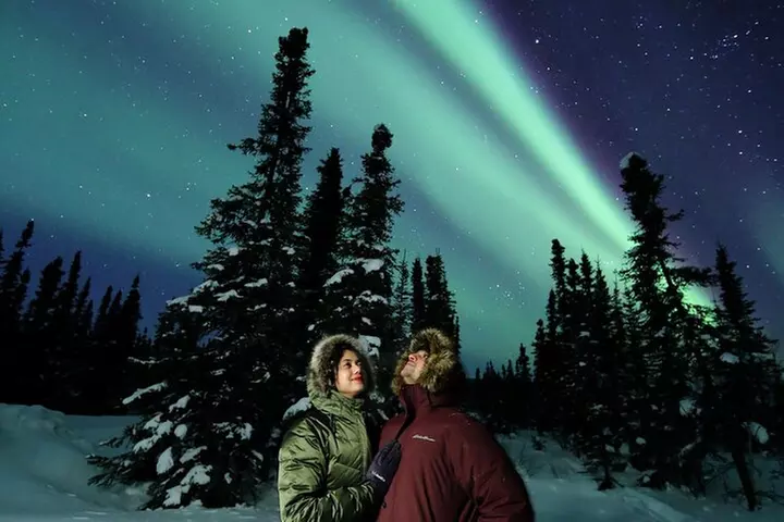 Best Northern Lights Aurora Adventure FREE Portraits & Hot Pizza