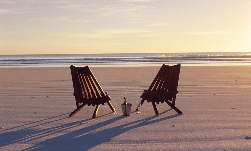 Image 3: Afternoon Broome Town Tour including Beer Tasting & sunset drinks