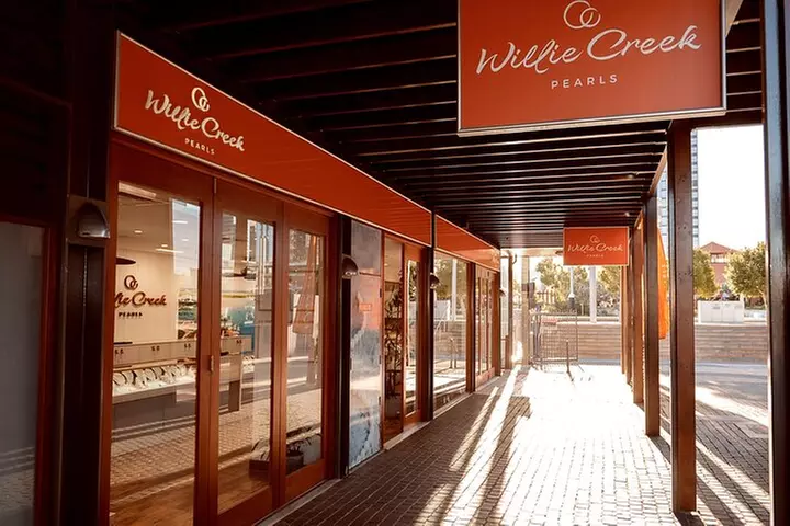 Group Live Pearl Harvest Experience - Perth - Image 7