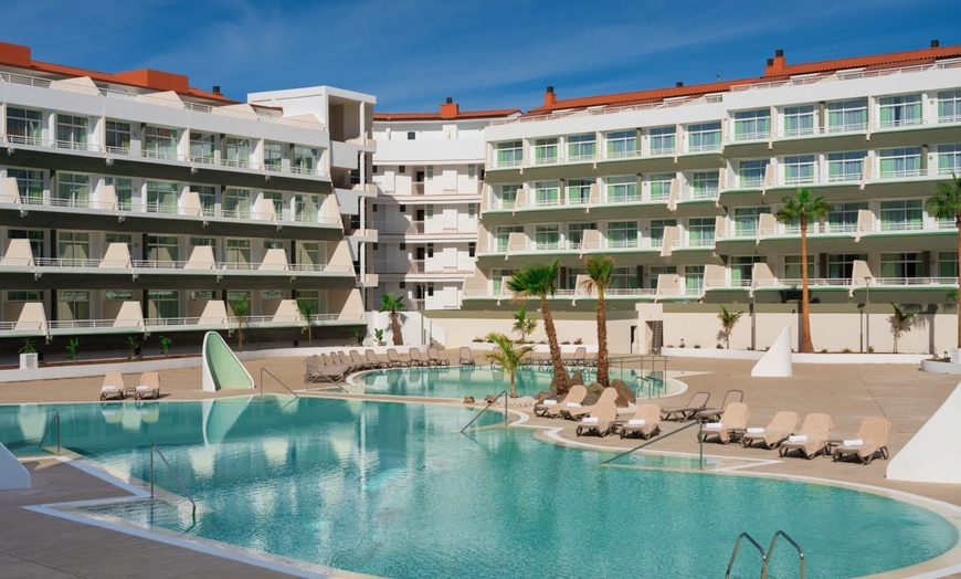 Image 1: ✈ TENERIFE | Playa de las Americas - Gara Suites Golf & Spa 4* - Spa