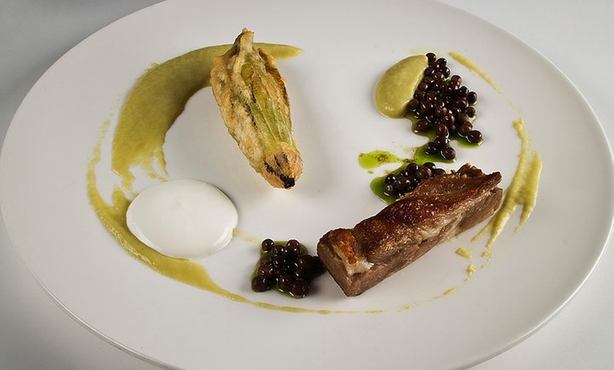 Image 5: Cena romantica in un ristorante stellato Michelin presso il Museo V...
