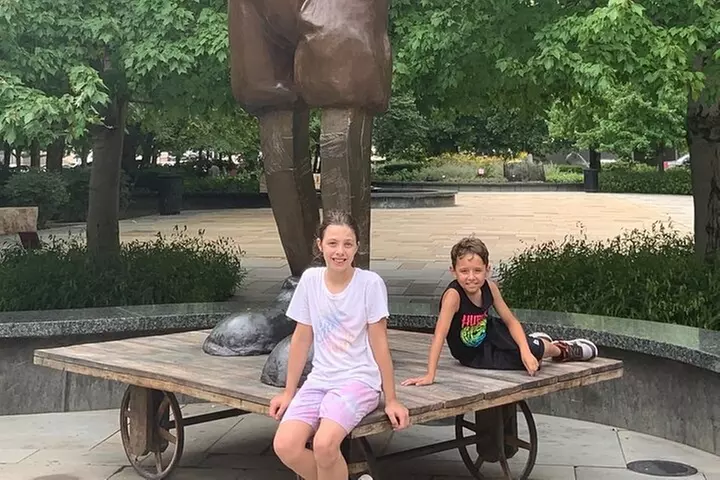 St. Louis Scavenger Hunt Walking Activity - Second Medium