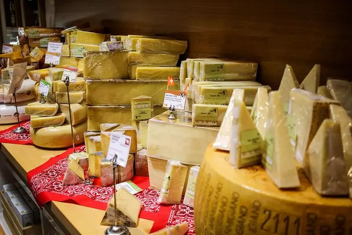 San Francisco Food Tour: Ferry Building and Ferry Plaza Farmers Market