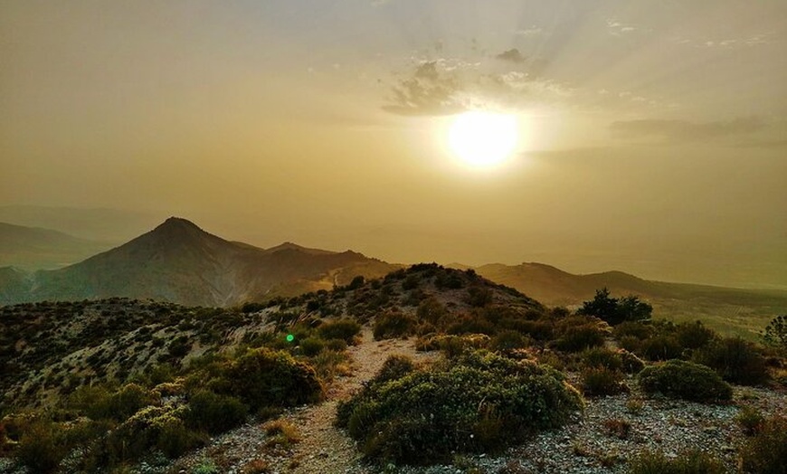 Image 17: NUEVO:Sunset Hike & Summit Sierra Nevada - Tour privado con cachorro