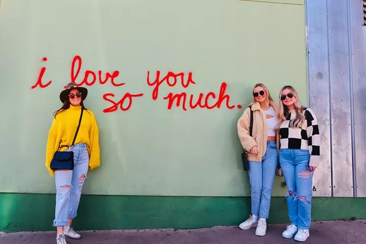 Austin Murals & Mimosas Roofless Party Bus Tour