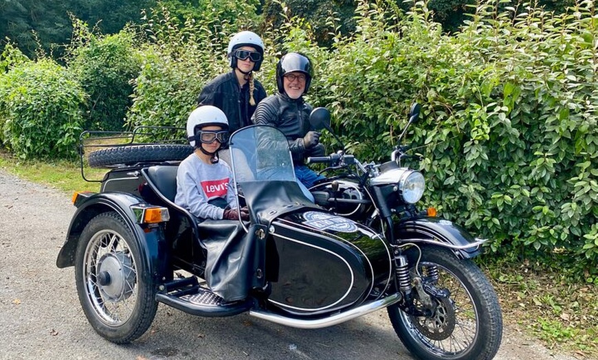 Image 5: Saint Malo et Saint Servan en sidecar vintage avec chauffeur
