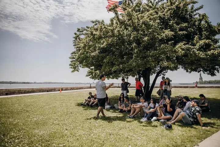 Statue of Liberty and Ellis Island Guided Tour with Ferry