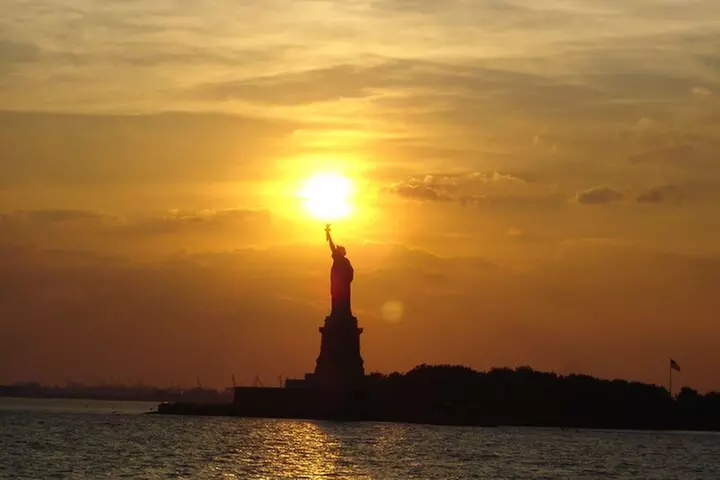 Statue of Liberty and Ellis Island 60 Minute sightseeing Cruise