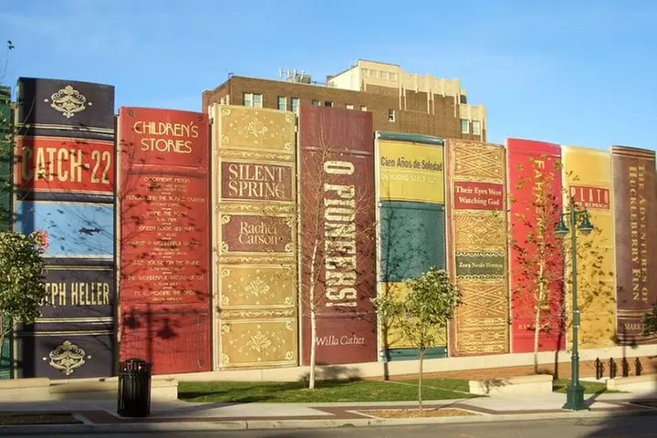 Kansas City Scavenger Hunt: Fountains, Fun & Hidden Finds - Second Medium
