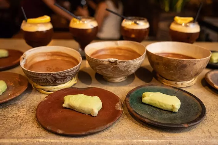 5-course Walking Food Tour in Dallas : Cocktail package available