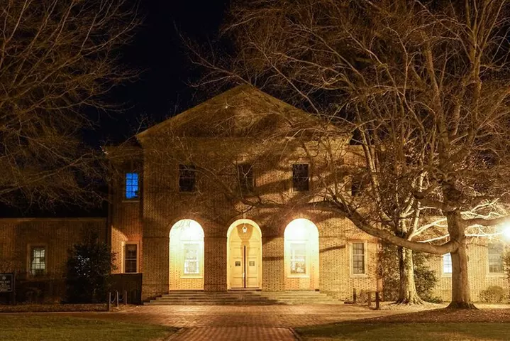Colonial Ghosts Boos and Brews Haunted Pub Crawl