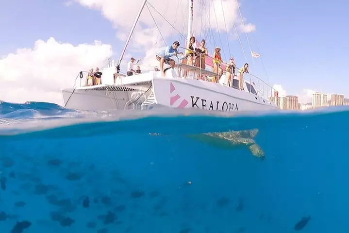 Sunset Boat Cruise: Swim and Cruise Waikiki