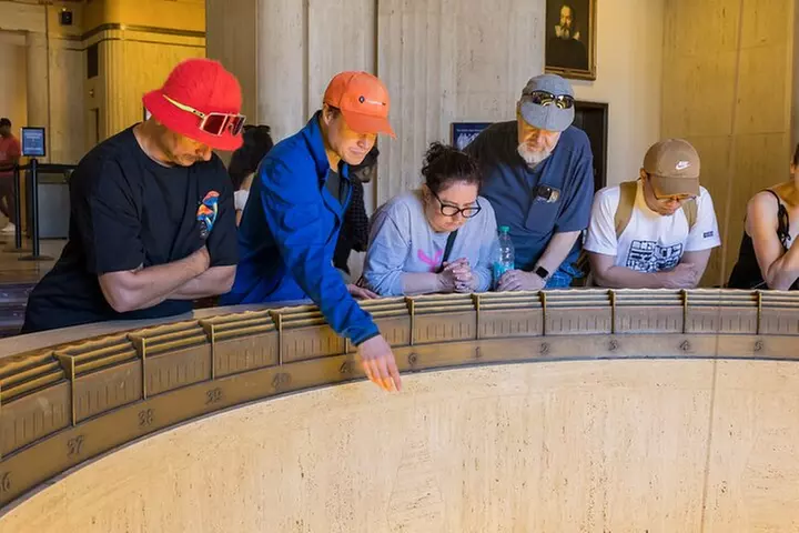 Griffith Observatory Guided Tour & Planetarium Ticket-Assistance
