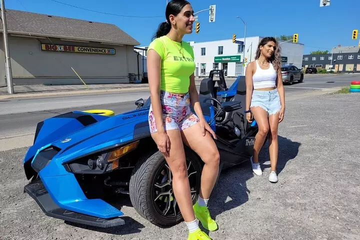 3-Hour Polaris Slingshot Guided Tour to the Niagara Falls - Second Medium