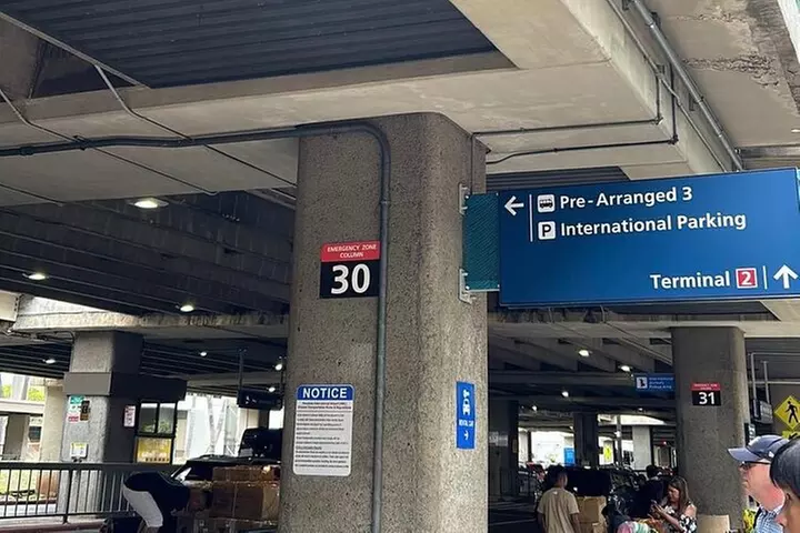 Airport Shuttle - HNL Airport to Waikiki