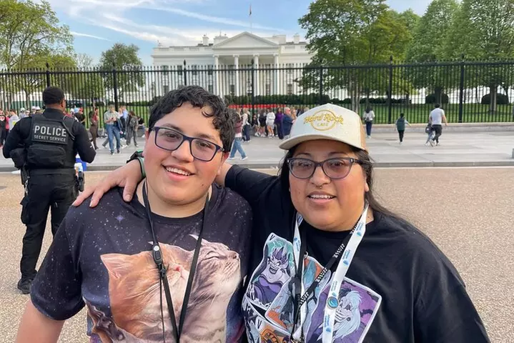DC Night Tour With Magic LED- Pick Up/Drop, Snacks, LED Bracelets