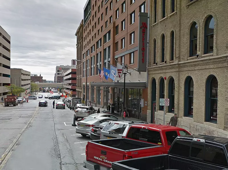 Parking at Milwaukee Marriott Downtown - Valet Kiosk