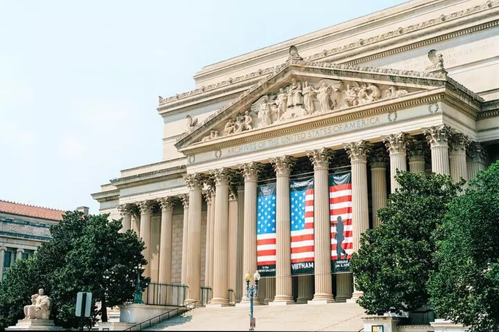 museum visit Us capitol City Tour Cruise cherry blossom 10 hours