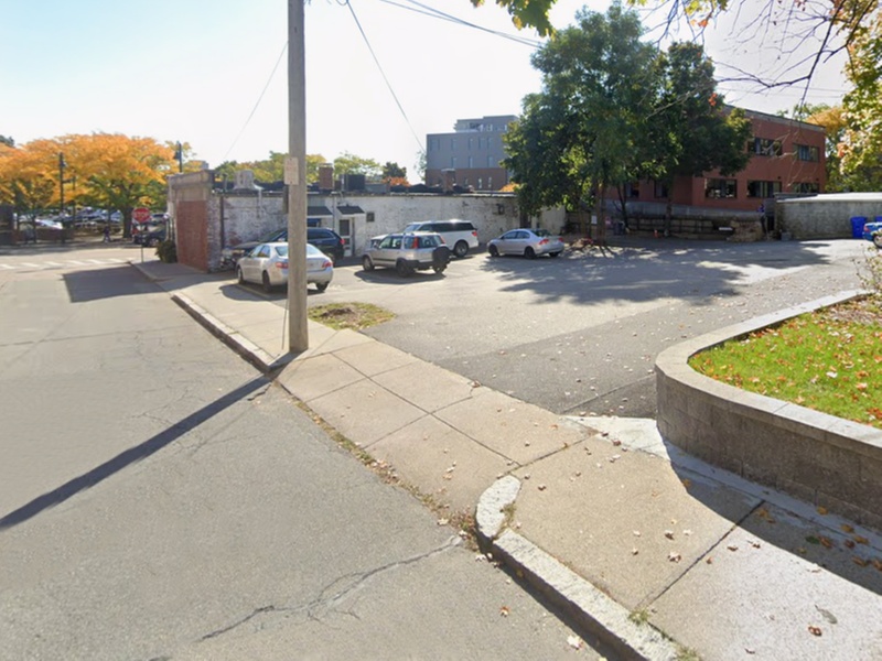 Parking at 12 Harris St. Lot