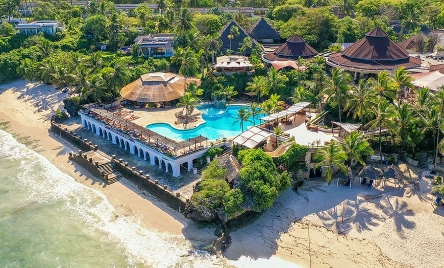 Image 23: ✈ KENYA | Diani Beach - Leopard Beach Resort & Spa 5* - Swimming Pools