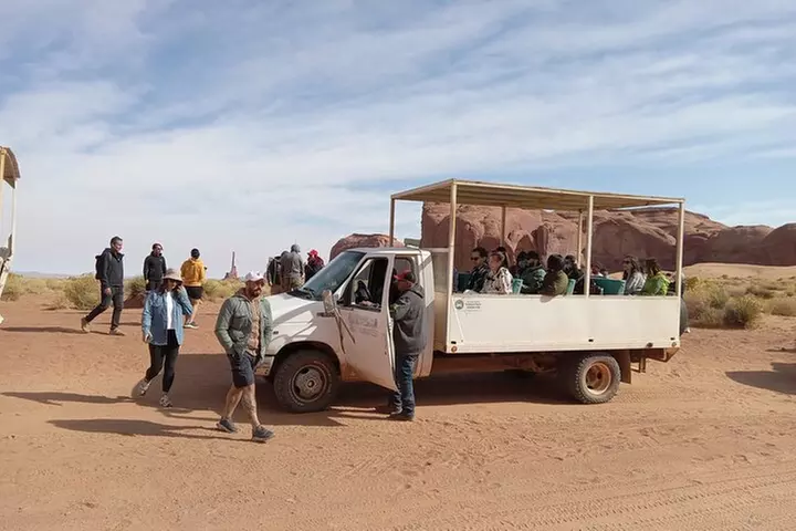 1.5 Hour Jeep Tour in Monument Valley