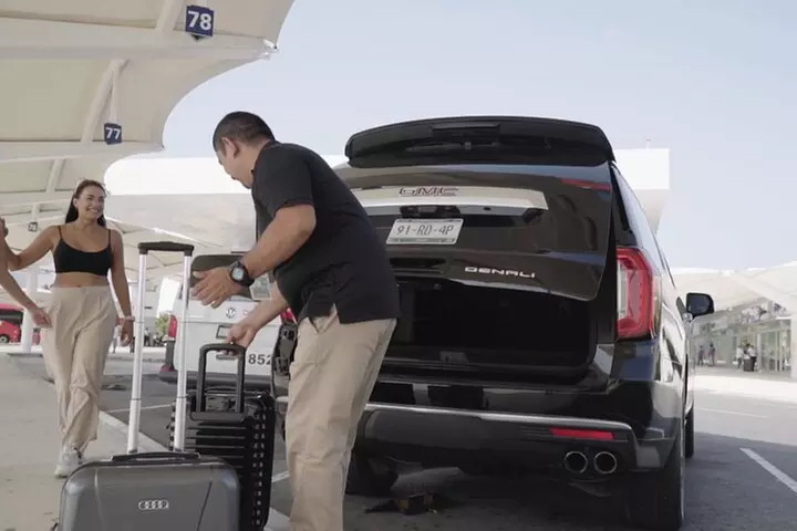 Private Transportation from Cancun Airport to Hotel Zone - Primary Image