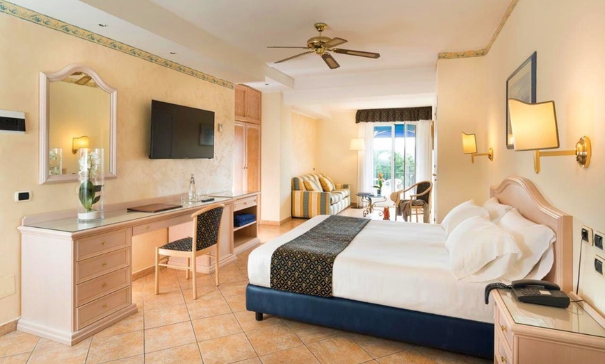 Image 2: ✈ SICILE | Giardini Naxos - Sant Alphio Garden Hotel & Spa 4* - Bor...