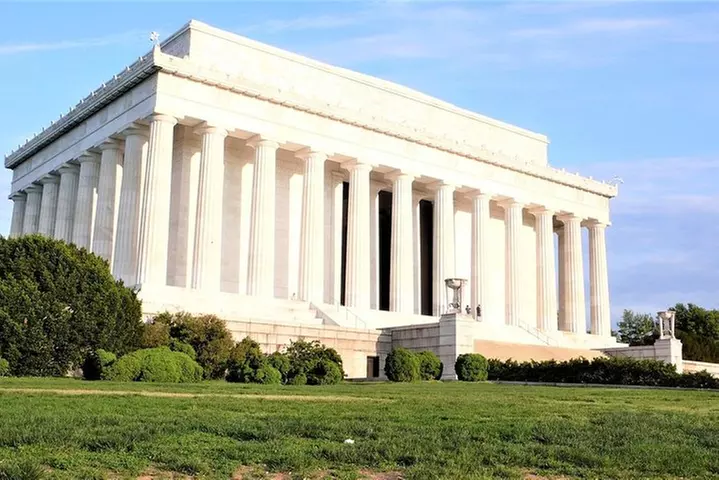 See DC In A Day: Guided Small Group Ultimate Day Tour