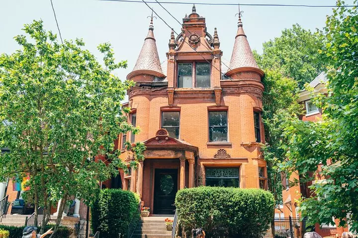 Historic Walking Tour of Victorian Louisville with Food & Bourbon