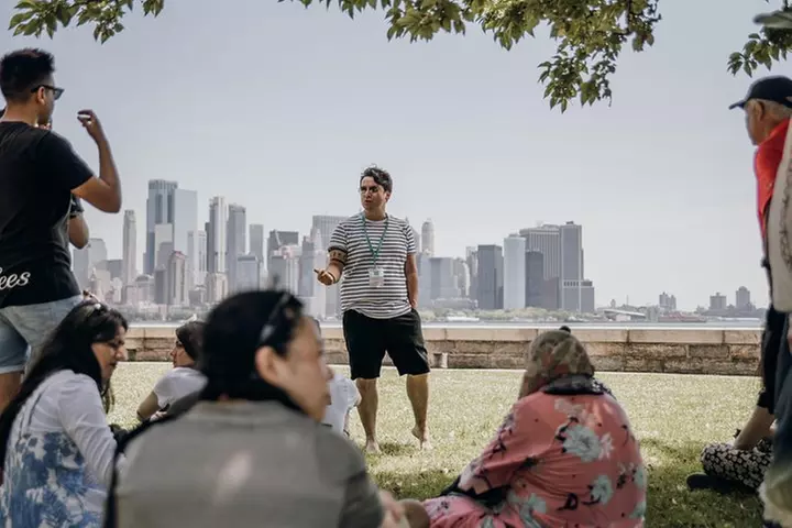 Statue of Liberty and Ellis Island Guided Tour with Ferry