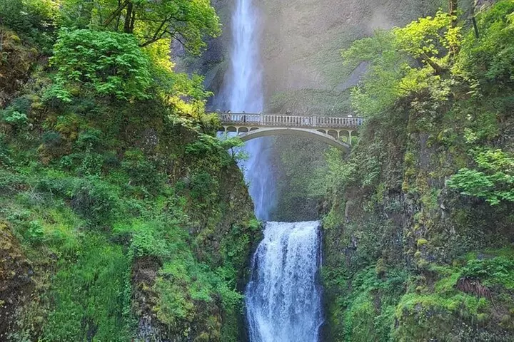 Wonderful Waterfalls: A Columbia River Gorge Tour - Primary Image