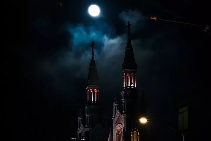 SF's North Beach: Gourmet Ghost Tour - Includes full meal, 3 hrs