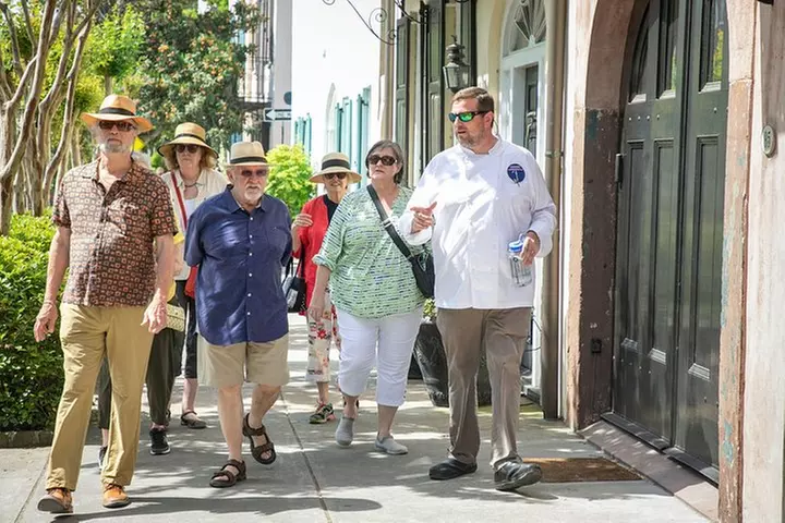 Undiscovered Charleston: Half Day Food, Wine & History Tour with Co...