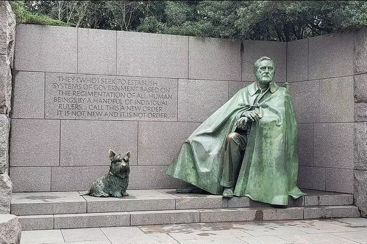 DC City Tour with 10+ Stops, Seasonal Cruise, Optional Tickets